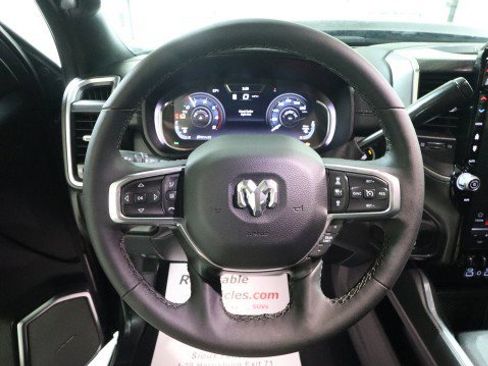 Used 2025 RAM 2500 Laramie AWD/4WD image 23