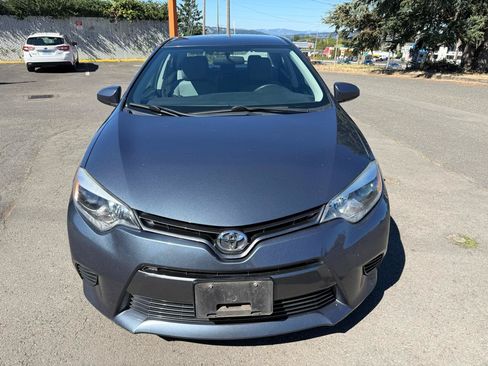 Used 2015 Toyota Corolla LE FWD image 2