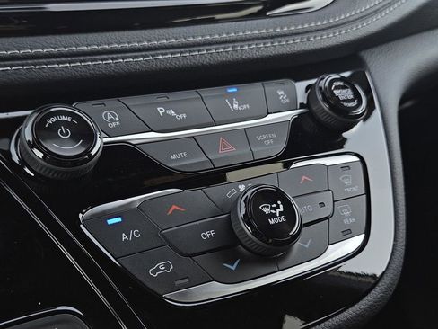 New 2026 Chrysler Pacifica Select FWD image 27