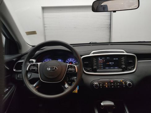 Used 2020 Kia Sorento L FWD image 22