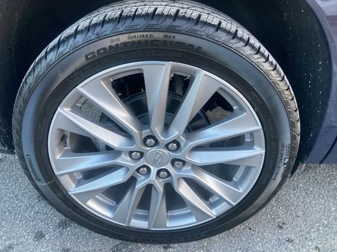 Used 2025 Cadillac XT6 Premium Luxury w/ Platinum Package image 9