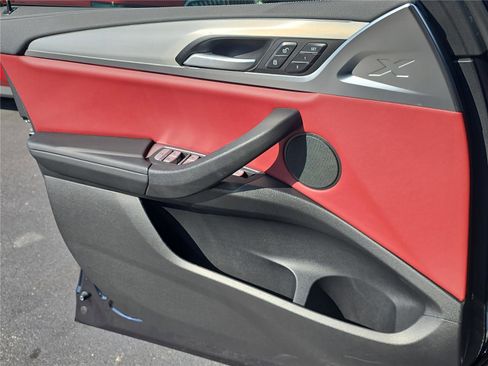 Certified 2023 BMW X4 M40i w/ Premium Package image 17