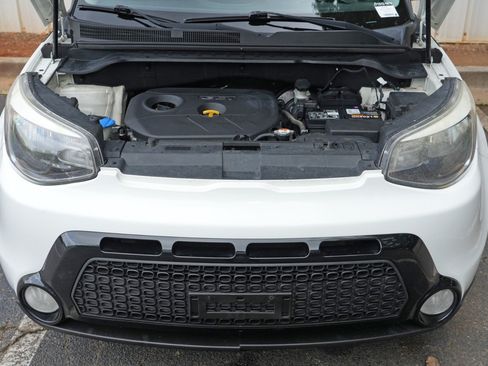 Used 2016 Kia Soul + FWD image 7