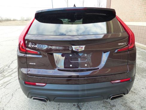 Used 2021 Cadillac XT4 Luxury w/ Cold Weather Package image 9