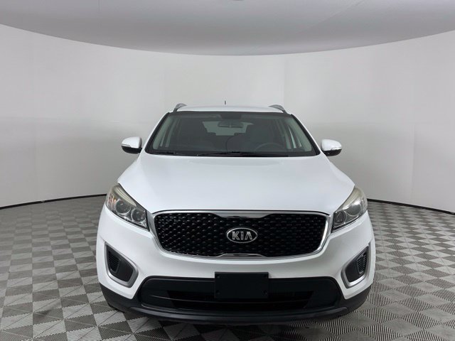 Used 2018 Kia Sorento FWD V6 image 2