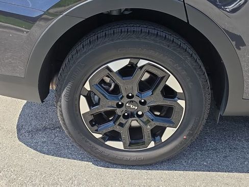 Certified 2025 Kia Sorento S w/ Panoramic Sunroof Package FWD image 5