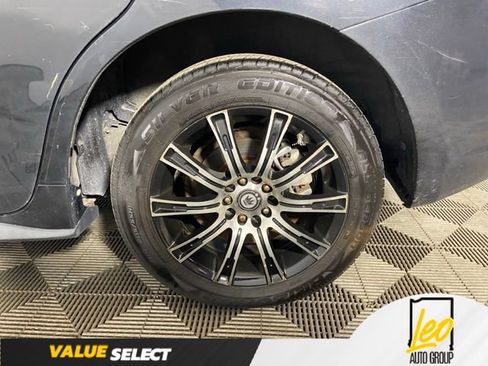 Used 2009 Pontiac Vibe w/ Preferred Package FWD image 21
