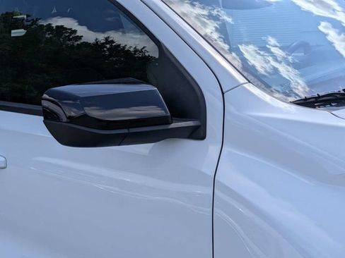 Used 2025 GMC Canyon AT4 w/ AT4 Premium Package AWD/4WD image 10
