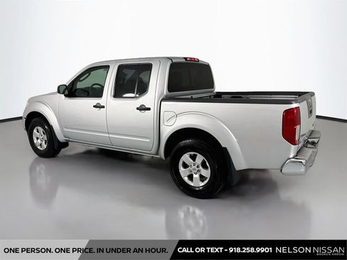 Used 2010 Nissan Frontier SE AWD/4WD image 7