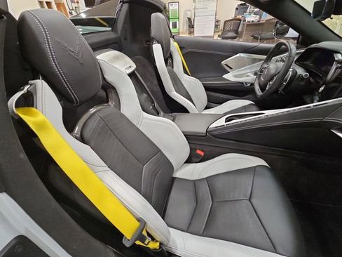 Used 2023 Chevrolet Corvette Stingray Preferred Conv w/ 2LT image 21