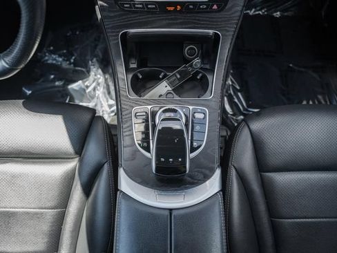 Used 2019 Mercedes-Benz GLC 300 4MATIC image 25
