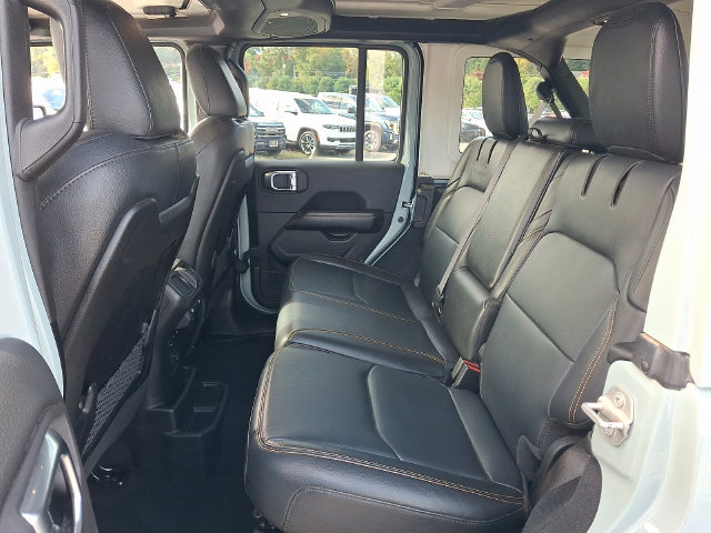 Used 2024 Jeep Wrangler Unlimited Sahara w/ Technology Group AWD/4WD image 20