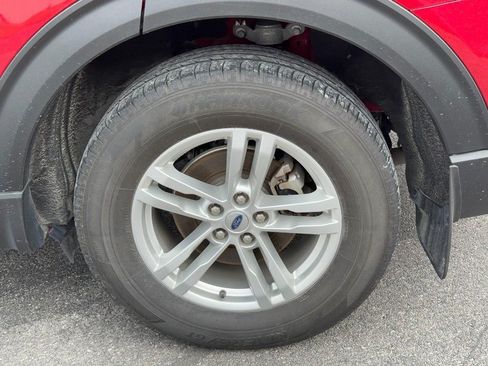 Used 2023 Ford Explorer XLT w/ Equipment Group 202A AWD/4WD image 8