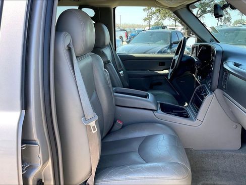 Used 2004 GMC Yukon XL SLT w/ Preferred Equipment Group image 29
