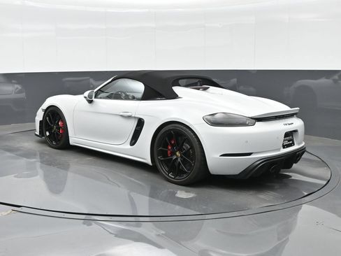 Certified 2022 Porsche 718 Boxster Spyder RWD image 3