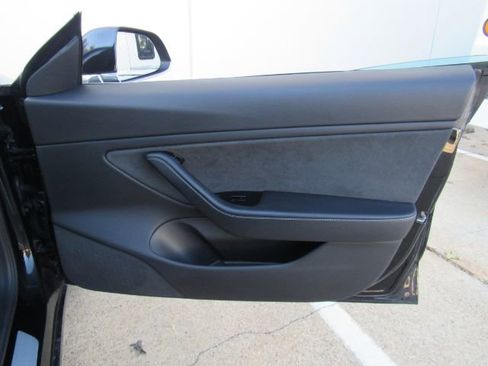 Used 2018 Tesla Model 3 Long Range RWD image 18