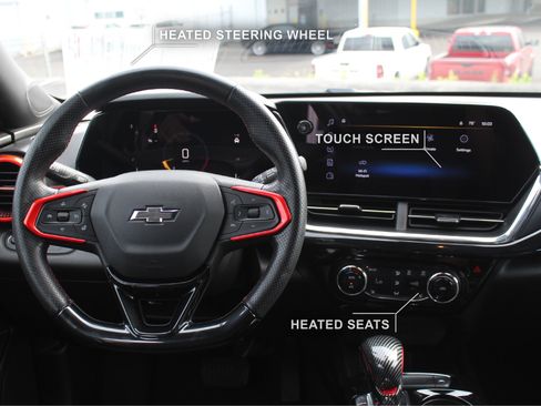 Used 2025 Chevrolet Trax RS FWD image 3