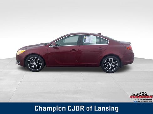 Used 2017 Buick Regal Sport Touring image 2