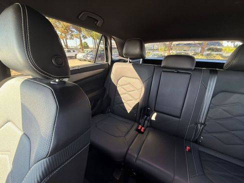 Used 2025 Volkswagen Atlas Cross Sport SE image 35