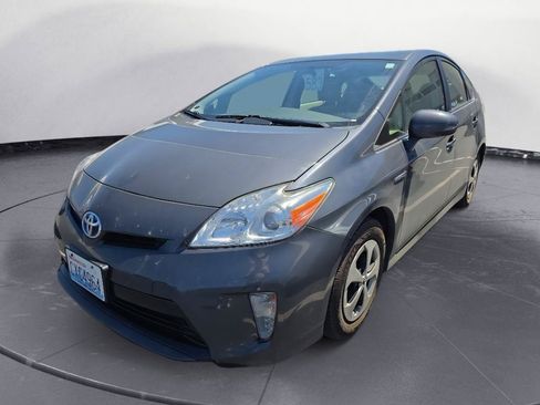 Used 2015 Toyota Prius Two FWD image 1