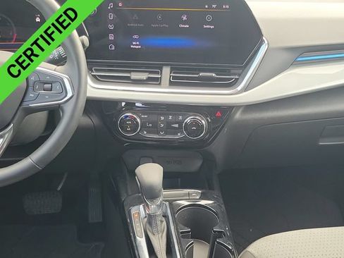 Certified 2025 Chevrolet Trax LT w/ Driver Confidence Package FWD image 24