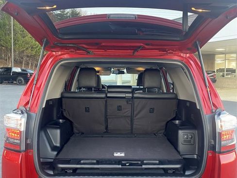 Used 2015 Toyota 4Runner Limited image 9