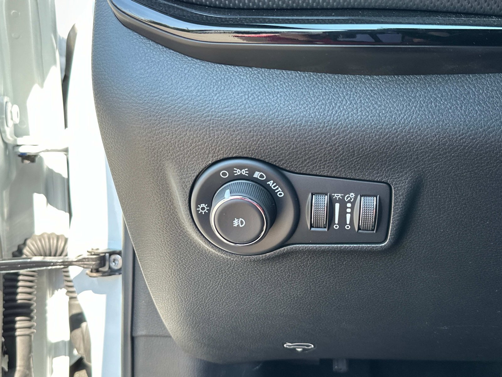 New 2025 Jeep Compass Limited w/ Sun & Sound Group AWD/4WD image 31