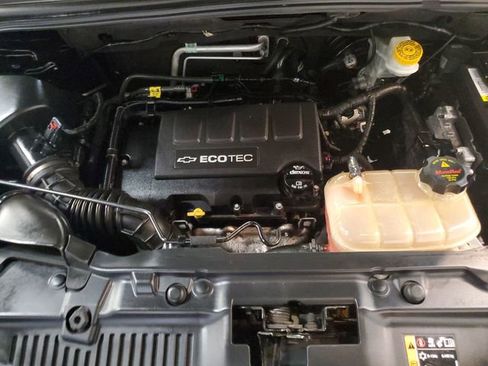 Used 2019 Chevrolet Trax LS AWD/4WD image 24