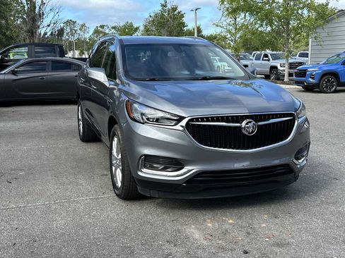 Used 2021 Buick Enclave Essence w/ Sound and Sites Package AWD/4WD image 8