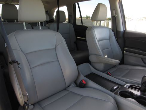 Used 2017 Honda Pilot EX-L image 9