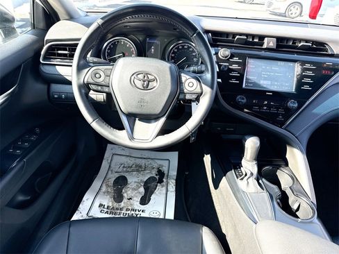 Used 2020 Toyota Camry SE image 14