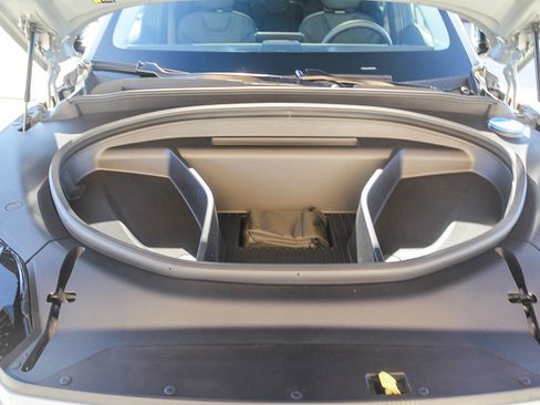 New 2025 Volvo EX90 Ultra w/ Protection Package Premier image 26