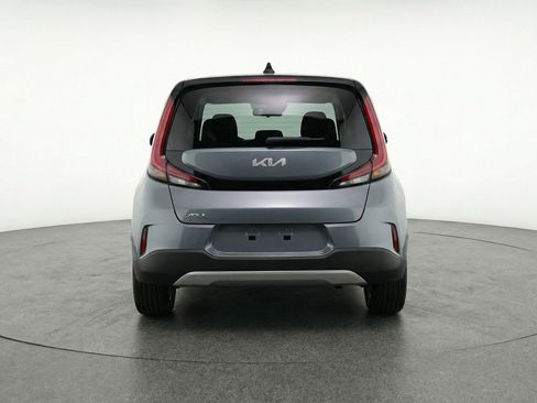 Used 2025 Kia Soul LX w/ LX Technology Package FWD image 7