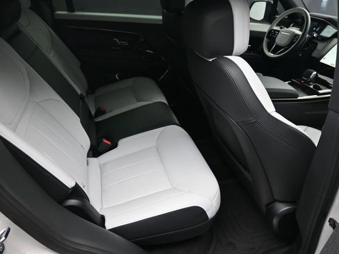 Used 2025 Land Rover Range Rover Sport Dynamic SE image 9