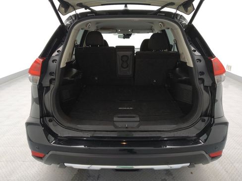 Used 2020 Nissan Rogue SV image 29