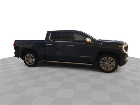 Certified 2022 GMC Sierra 1500 Denali w/ Denali Premium Package image 16