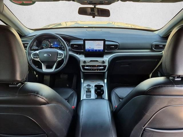 Used 2020 Ford Explorer XLT w/ Equipment Group 202A RWD image 17