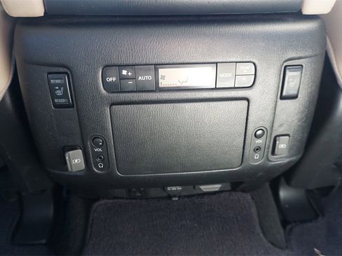 Used 2019 Nissan Armada Platinum image 16