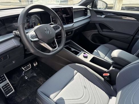 New 2026 Volkswagen Tiguan SE R-Line AWD/4WD image 12