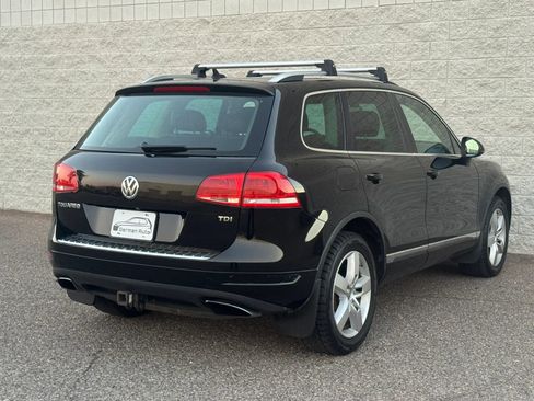 Used 2012 Volkswagen Touareg TDI image 4