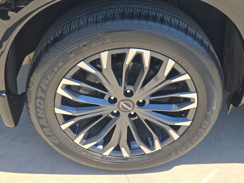 Certified 2024 Nissan Rogue Platinum FWD image 32