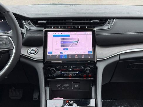 New 2025 Jeep Grand Cherokee L Limited AWD/4WD image 11