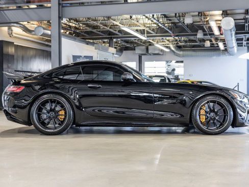 Used 2018 Mercedes-Benz AMG GT R image 7