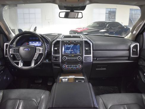 Used 2019 Ford Expedition Platinum image 10