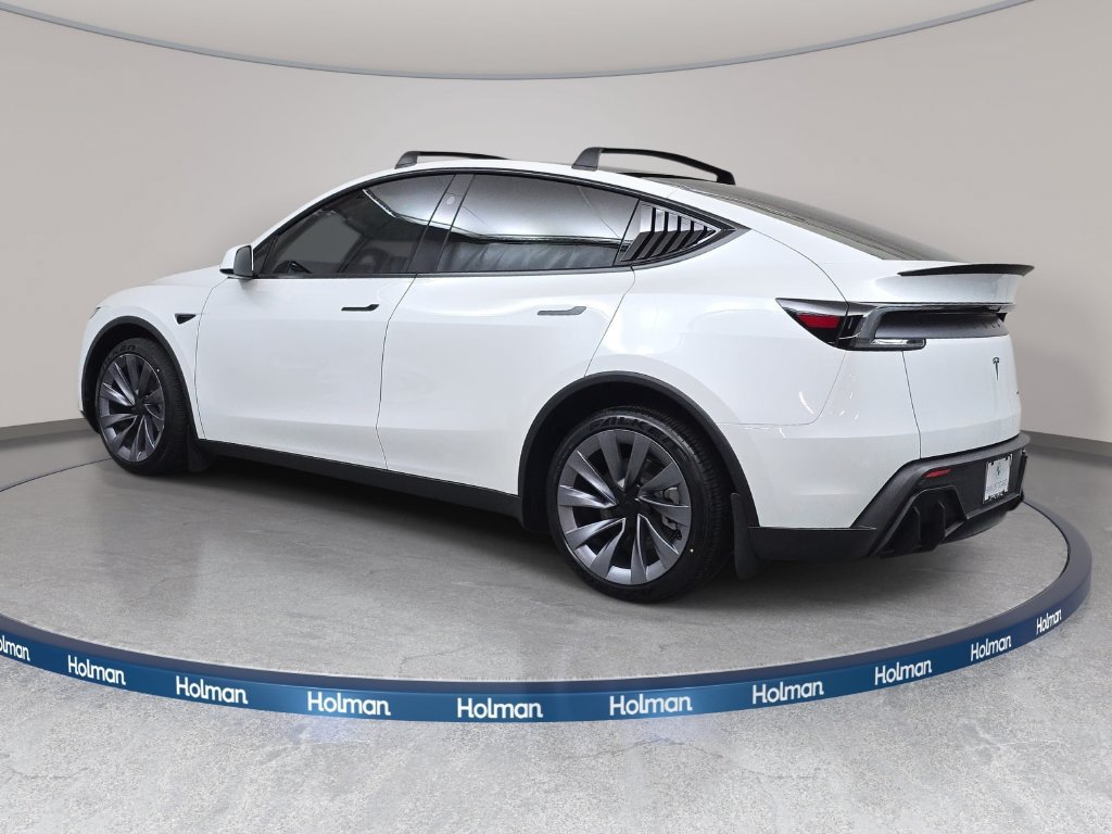 Used 2026 Tesla Model Y AWD image 8