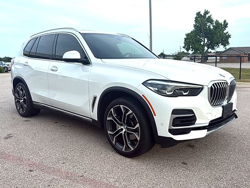 Used 2023 BMW X5 xDrive40i w/ Luxury Seating Package AWD/4WD image 3