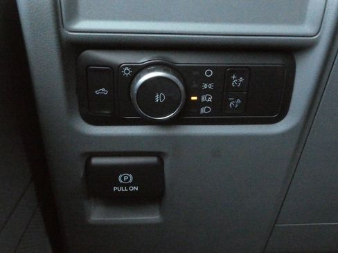 Used 2022 Ford F150 XLT image 13