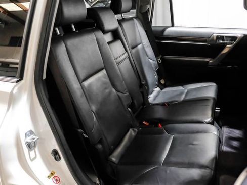 Used 2015 Lexus GX 460 w/ Premium Package AWD/4WD image 40