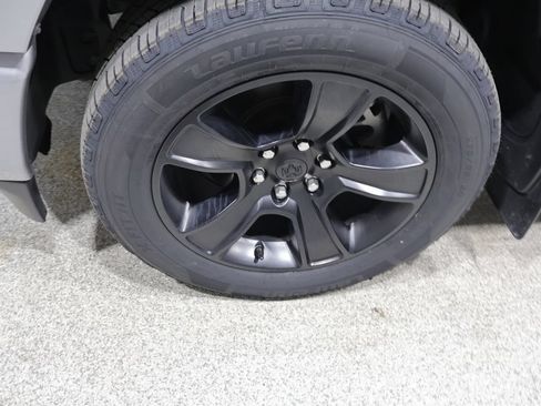 Used 2023 RAM 1500 Big Horn AWD/4WD image 10