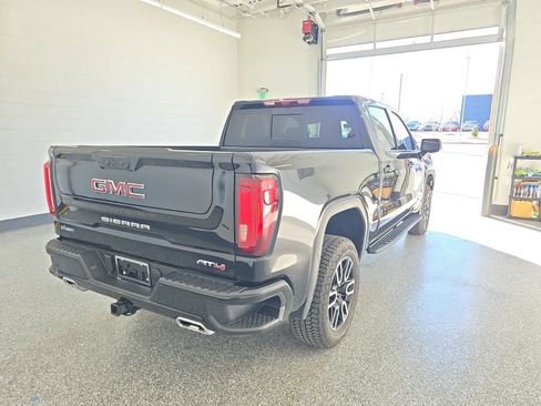 Used 2025 GMC Sierra 1500 AT4 w/ AT4 Premium Package AWD/4WD image 5